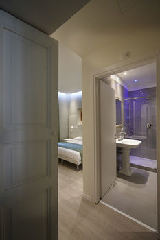 Alojamento de Acomodação e Pequeno-almoço Navigliotel 19 - &